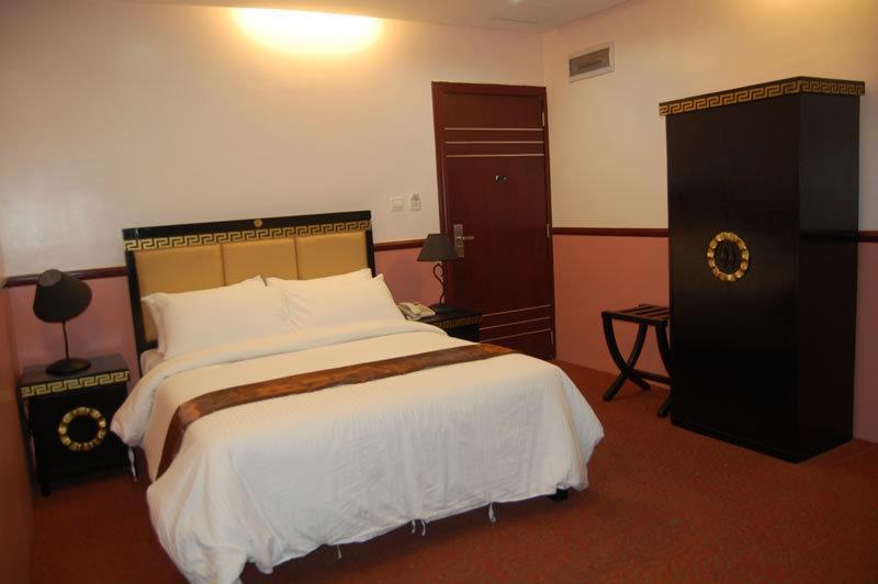 Manila Crown Palace Hotel Ngoại thất bức ảnh